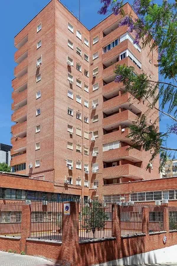 아파트 Apartamento Luminoso Y Acogedor En Sevilla. A/C.