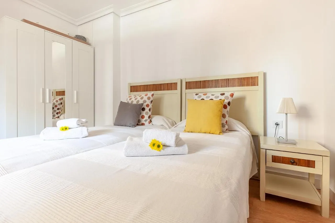 아파트 Apartamento Luminoso Y Acogedor En Sevilla. A/C.