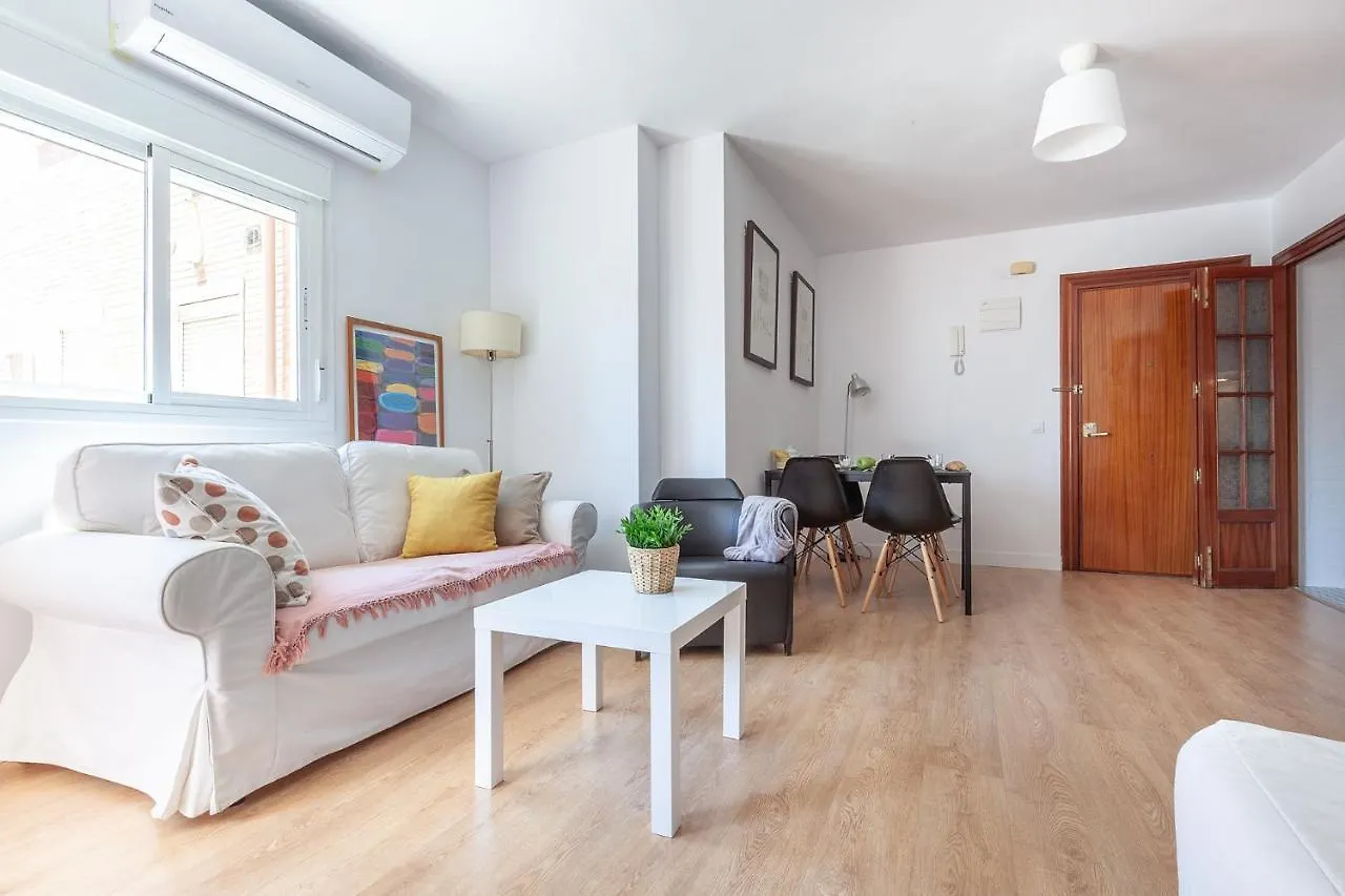 아파트 Apartamento Luminoso Y Acogedor En Sevilla. A/C.